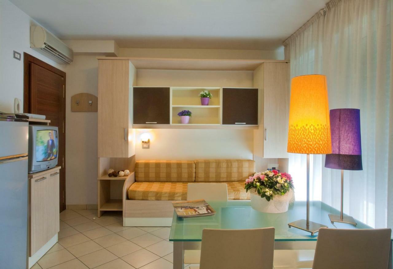 Apartments In Riccione 21382 Esterno foto
